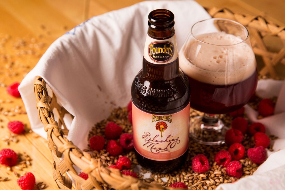 Founders возобновляет выпуск пива Blushing Monk