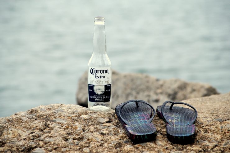 Несмотря на коронавирус, Corona осталась самой дорогой маркой пива в мире